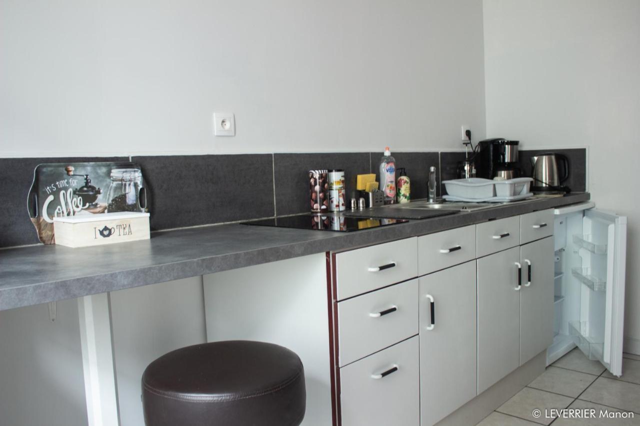 Logis Des Chouans Apartment Les Landes-Genusson ภายนอก รูปภาพ
